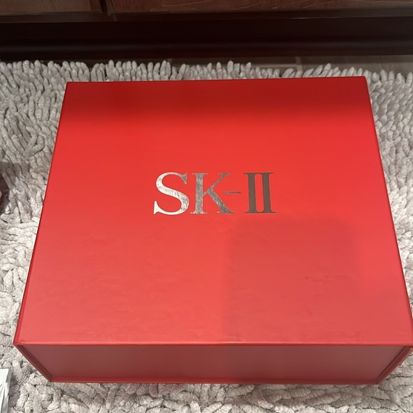 SK-II Facial Treatment Essence & Mask- Box Included - Picture 6 of 6